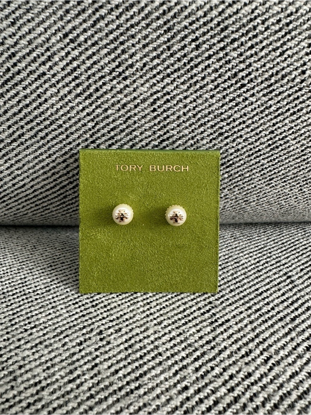 NWT Tory Burch Roxanne Pearl Stud Earring 181940 Tory Gold / Pearl $145